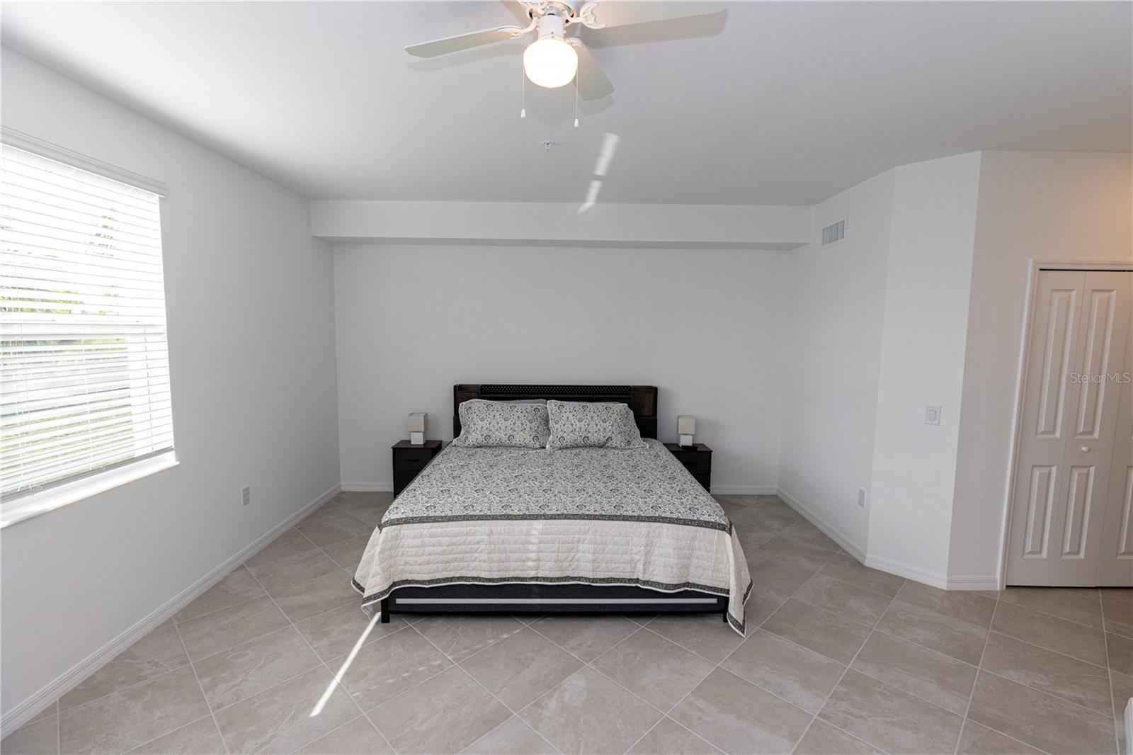 Image 12 of 23 For 16572 Kingwood Lane 3611