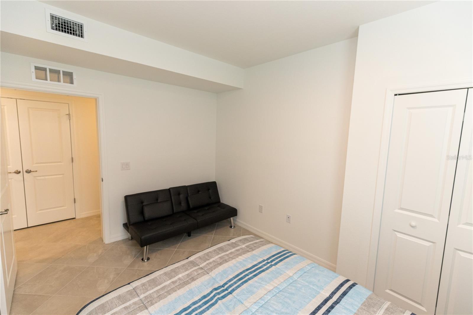 Image 15 of 23 For 16572 Kingwood Lane 3611