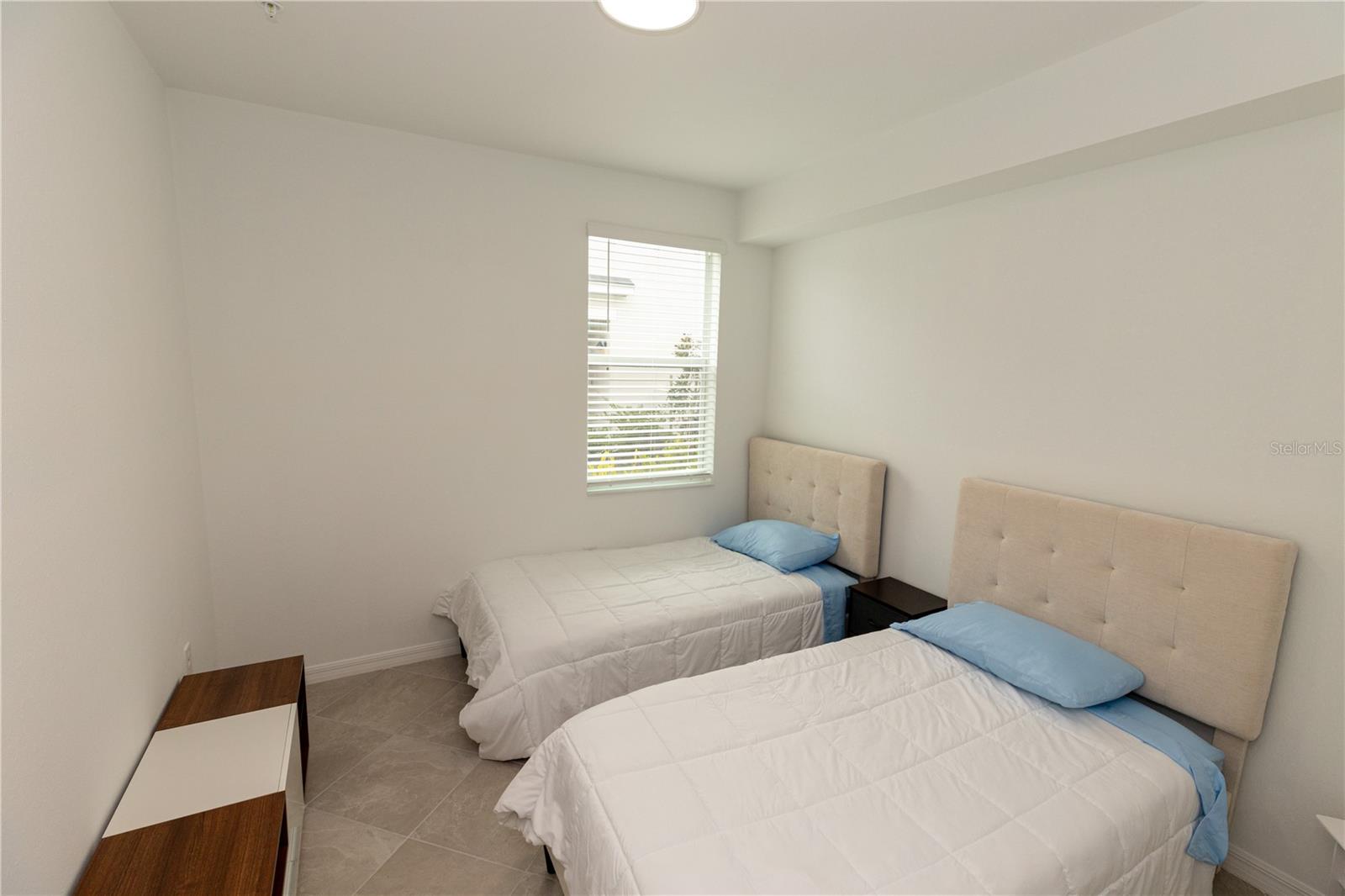 Image 17 of 23 For 16572 Kingwood Lane 3611