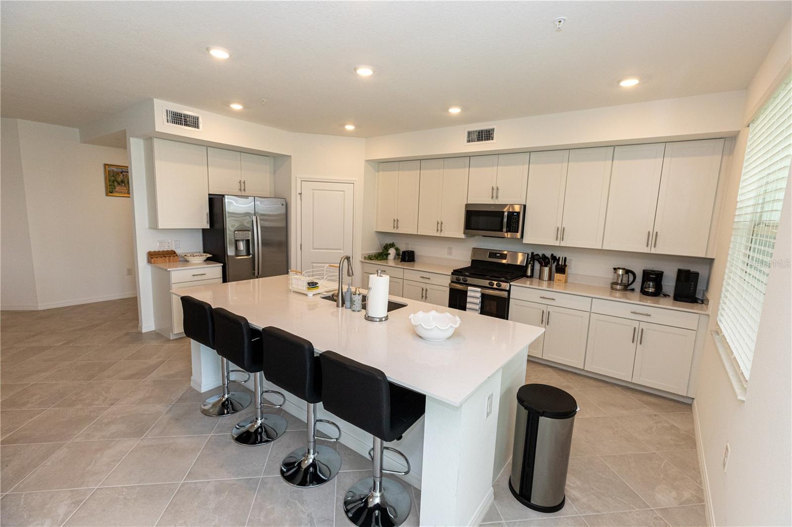 Image 6 of 23 For 16572 Kingwood Lane 3611