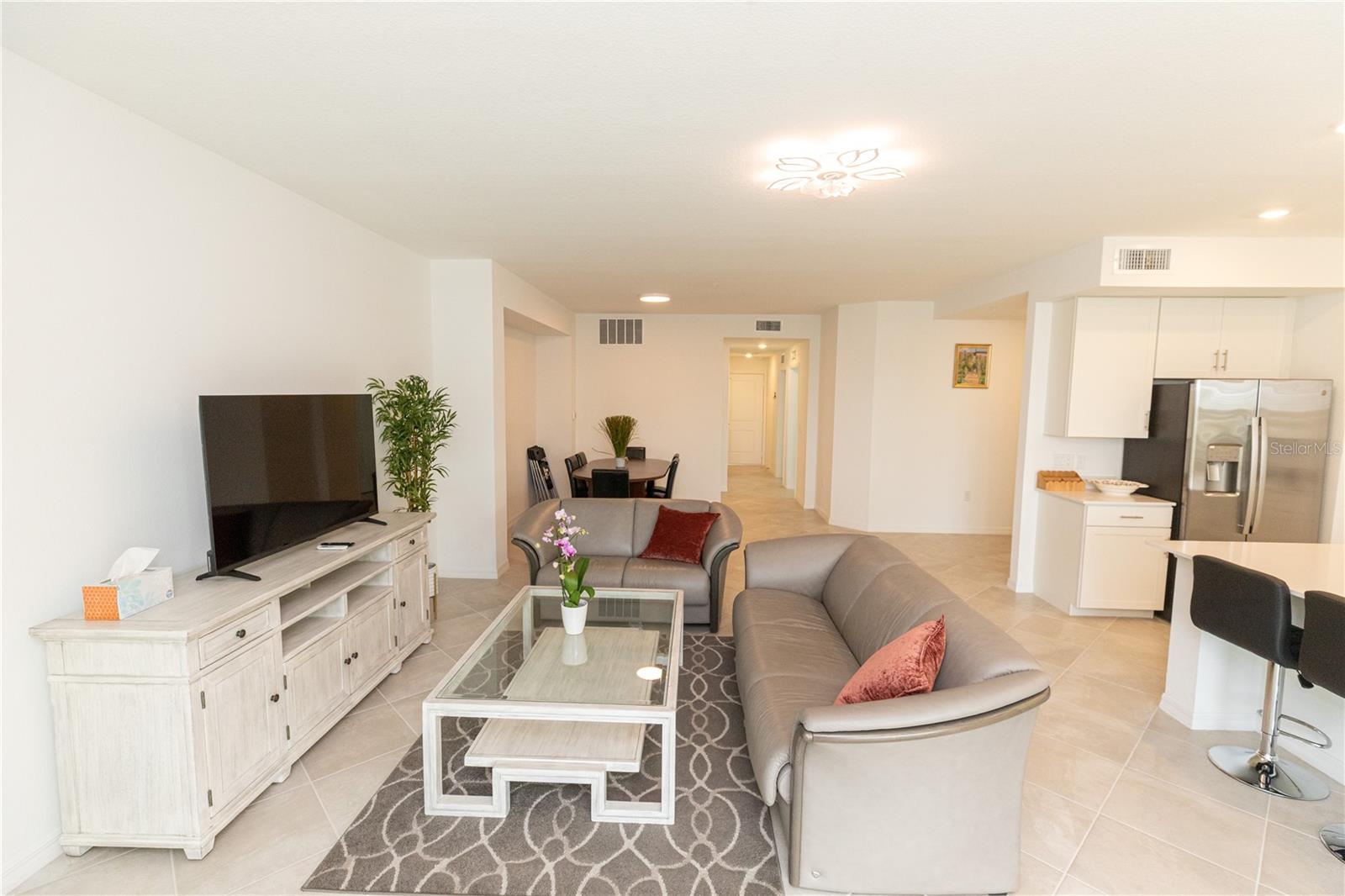 Image 9 of 23 For 16572 Kingwood Lane 3611