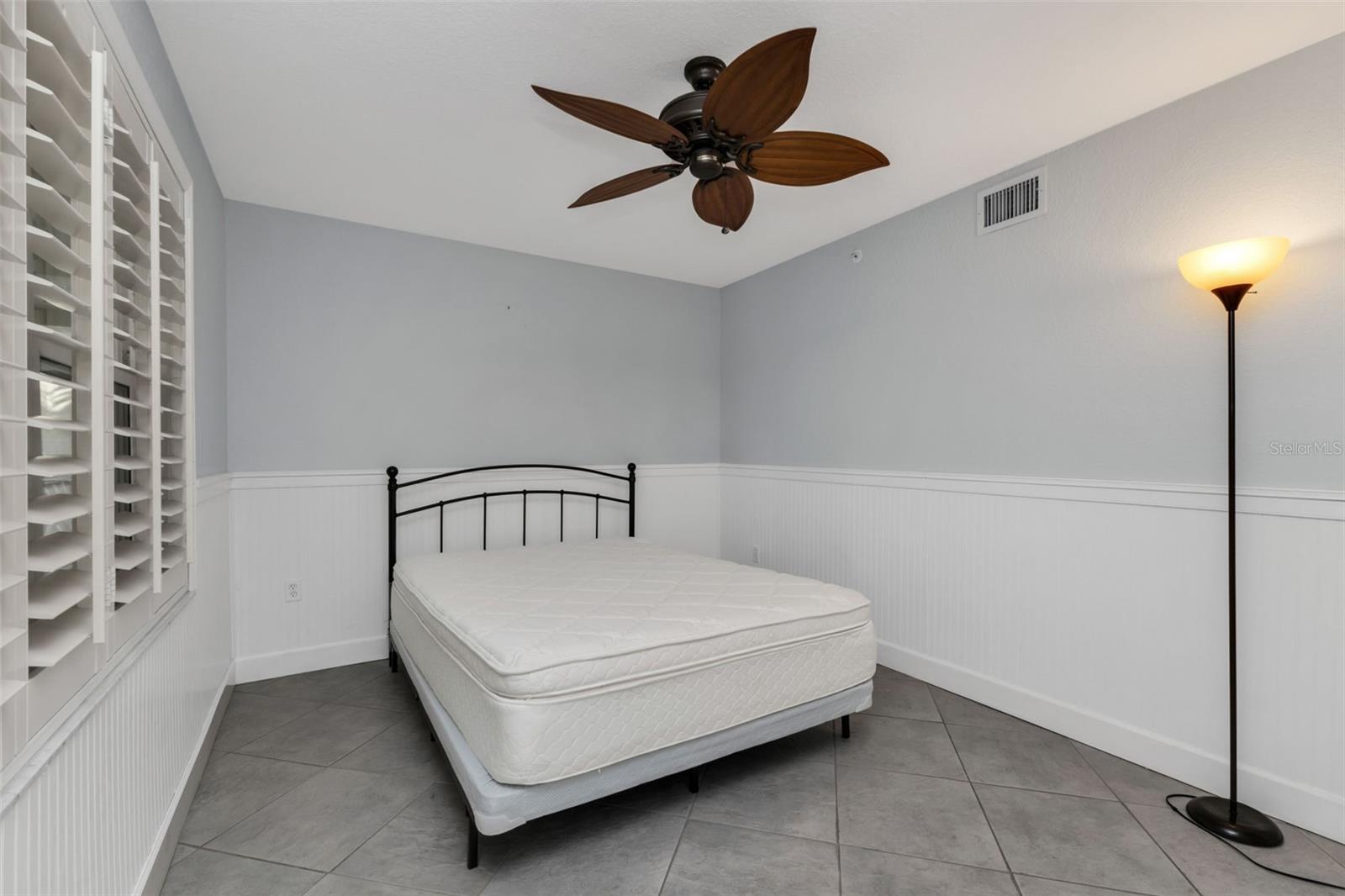 Image 12 of 44 For 1650 Marion Avenue 123