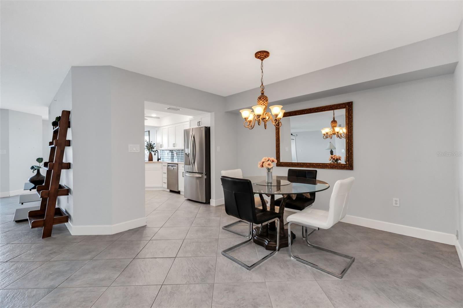 Image 13 of 44 For 1650 Marion Avenue 123