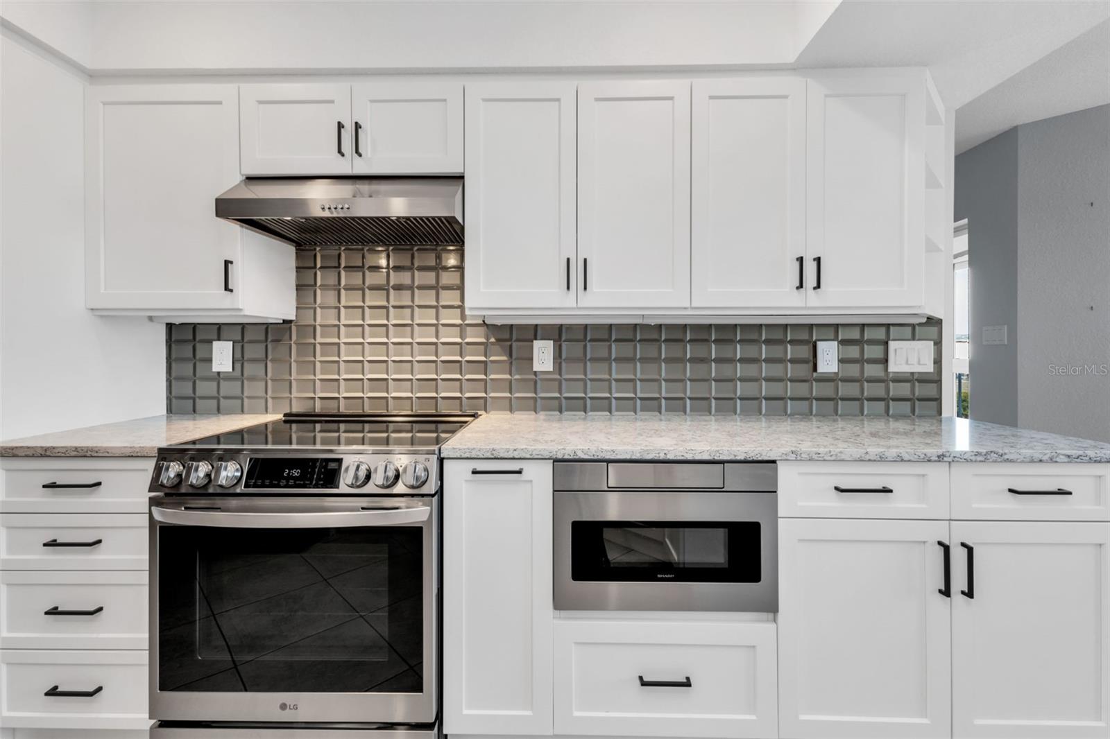 Image 20 of 44 For 1650 Marion Avenue 123