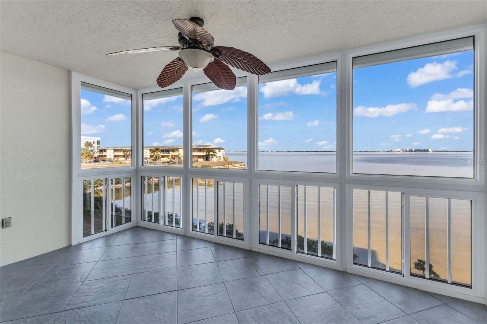 Image 26 of 44 For 1650 Marion Avenue 123