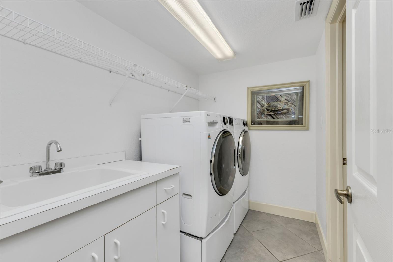 Image 38 of 44 For 1650 Marion Avenue 123