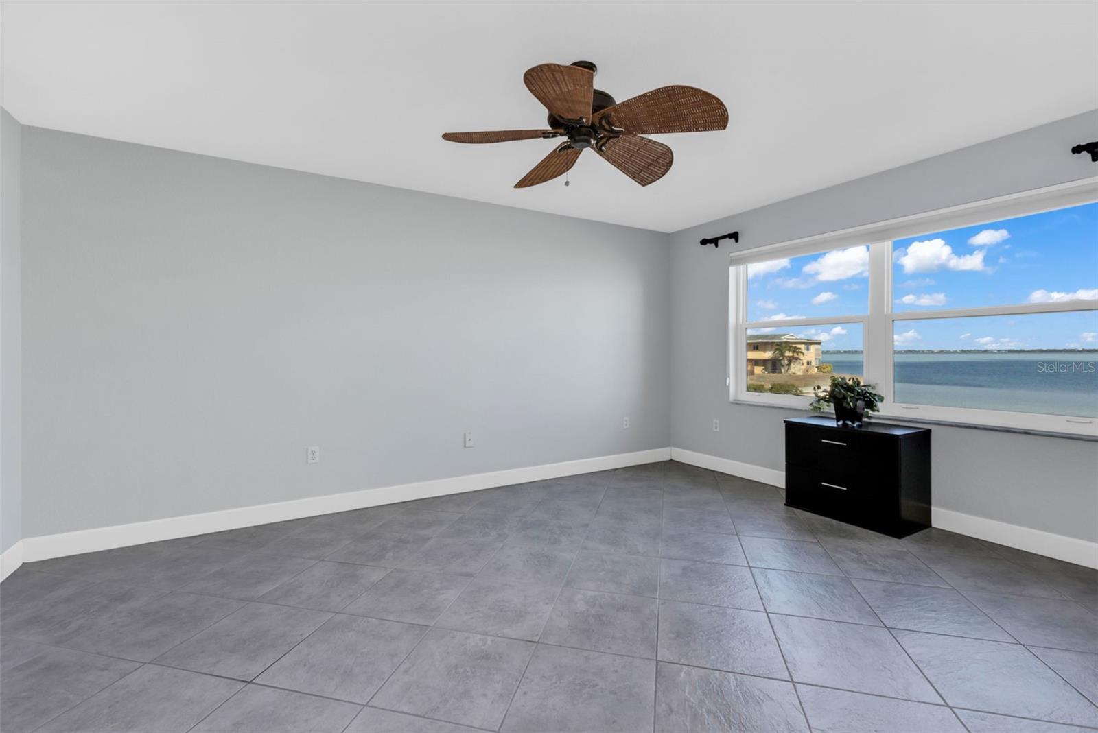 Image 4 of 44 For 1650 Marion Avenue 123