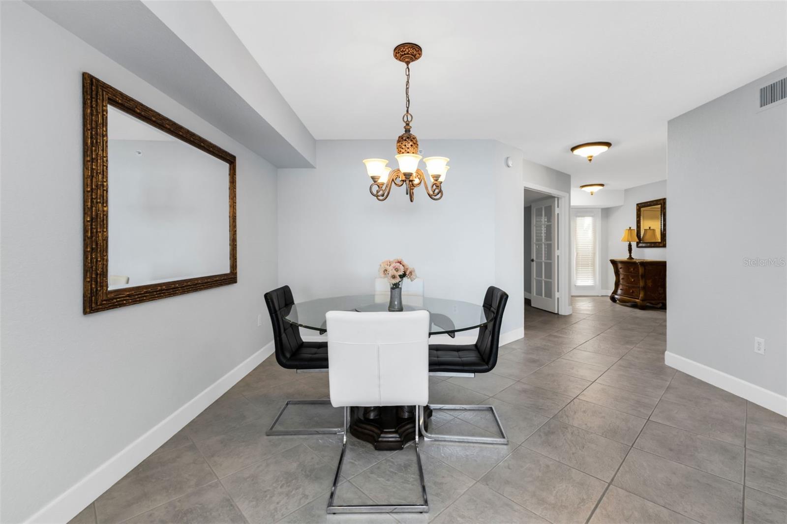 Image 9 of 44 For 1650 Marion Avenue 123