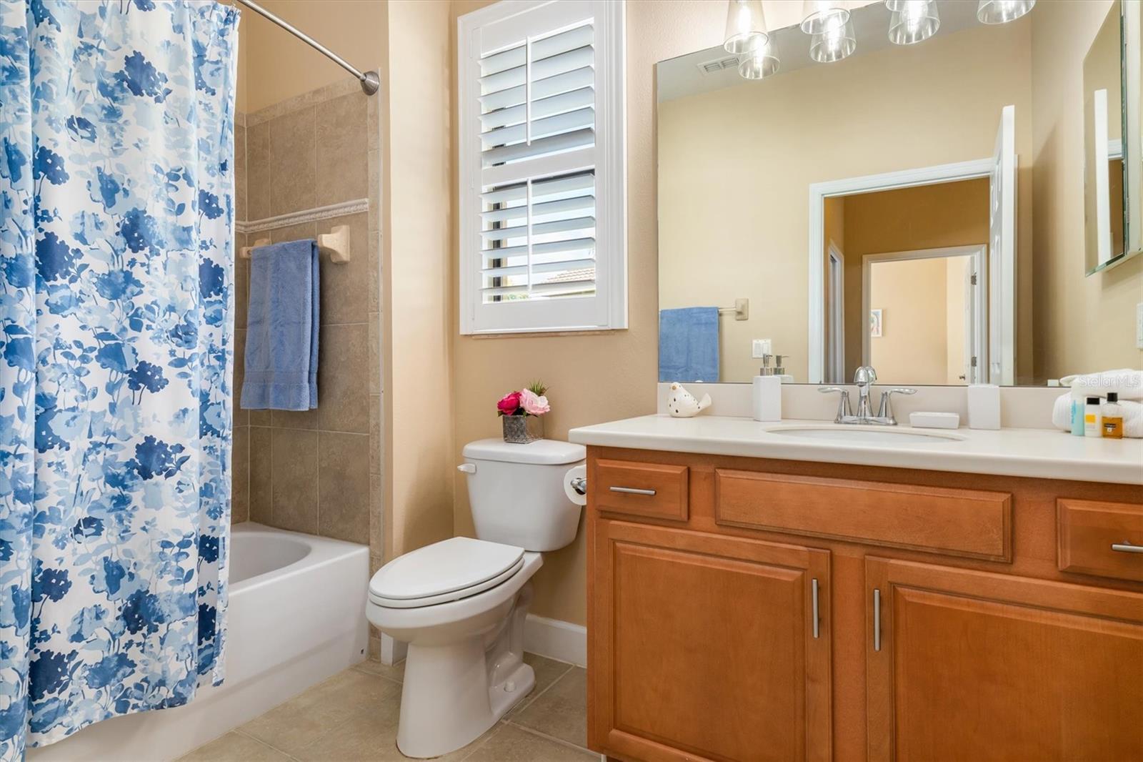 Image 18 of 51 For 20108 Pezzana Drive