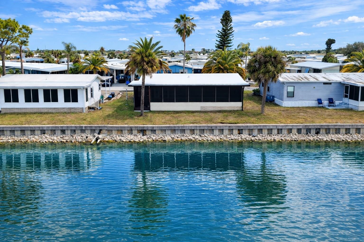 Listing photo id 0 for 772 Imperial Drive