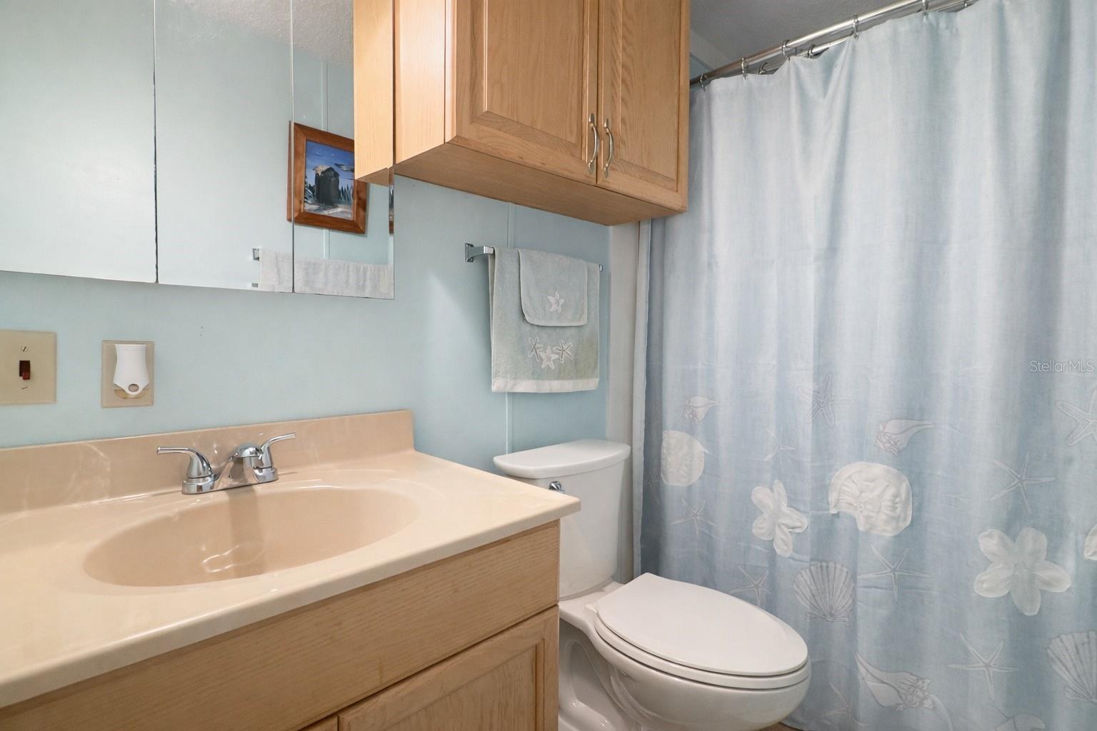 Listing photo id 19 for 772 Imperial Drive