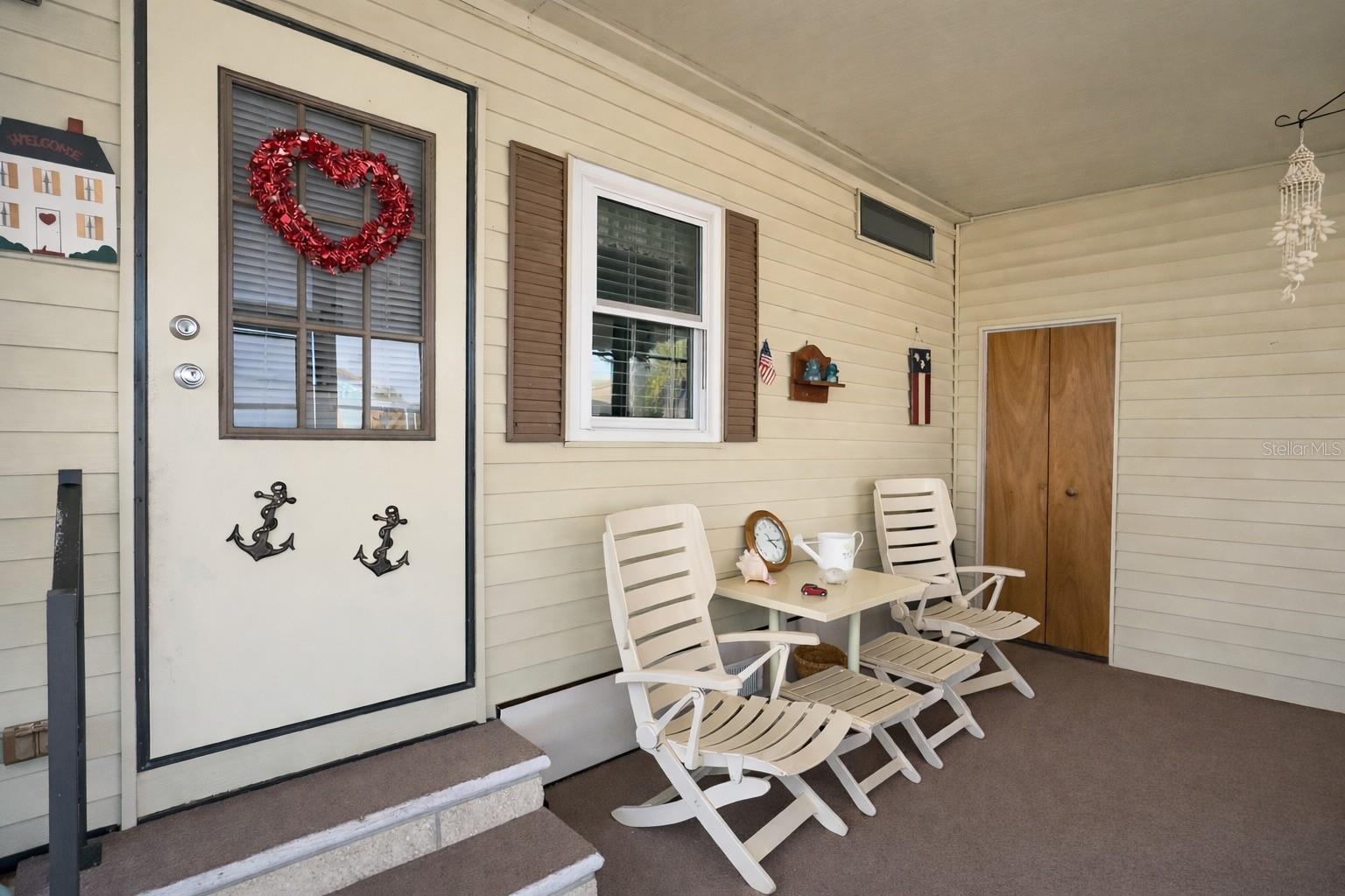 Listing photo id 21 for 772 Imperial Drive