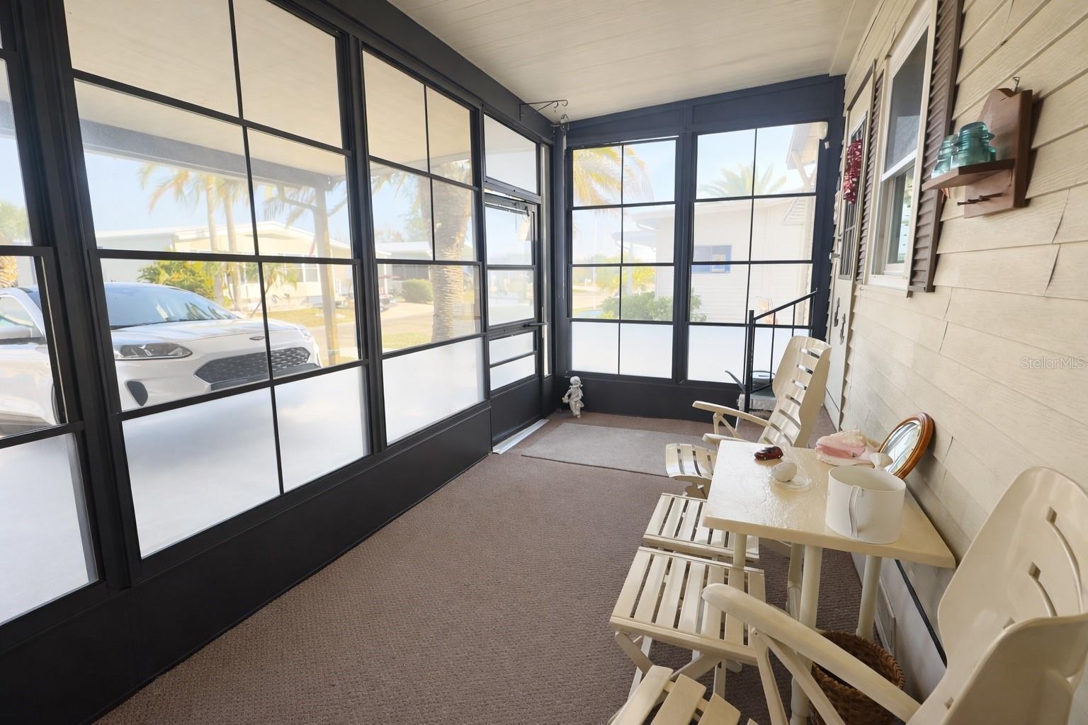 Listing photo id 22 for 772 Imperial Drive