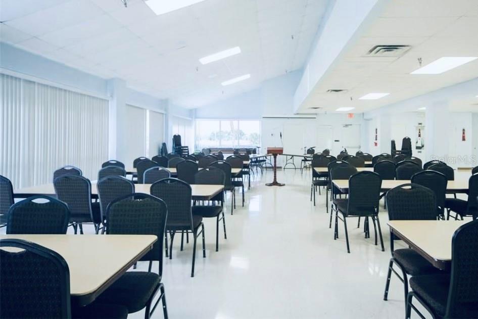 Listing photo id 46 for 772 Imperial Drive