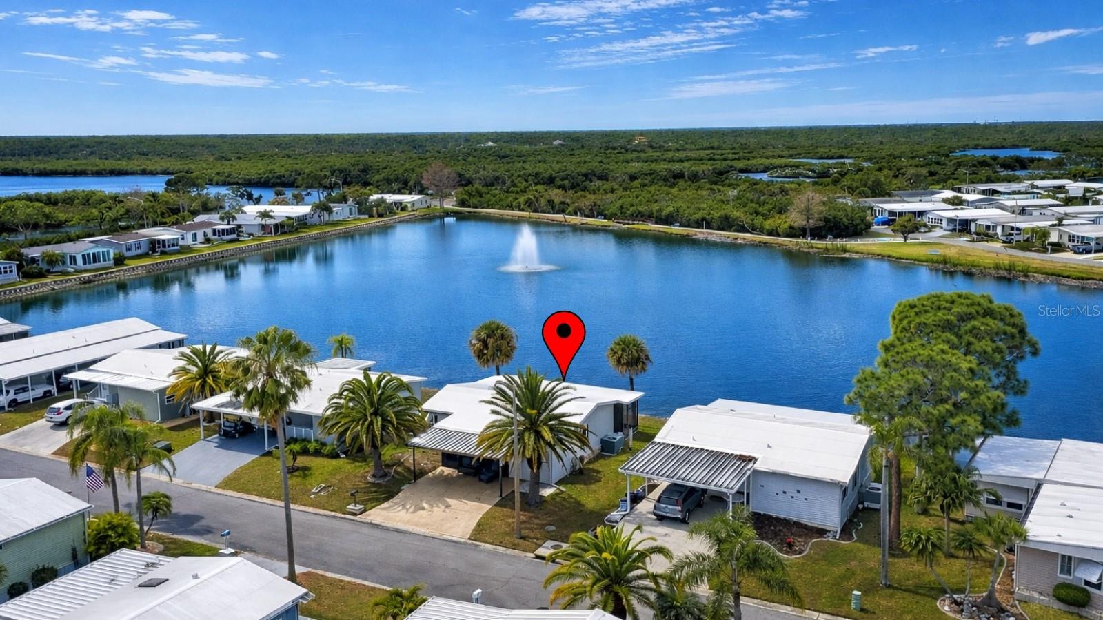 Listing photo id 3 for 772 Imperial Drive