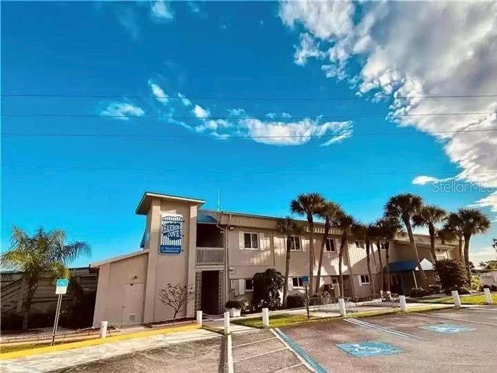 Listing photo id 55 for 772 Imperial Drive