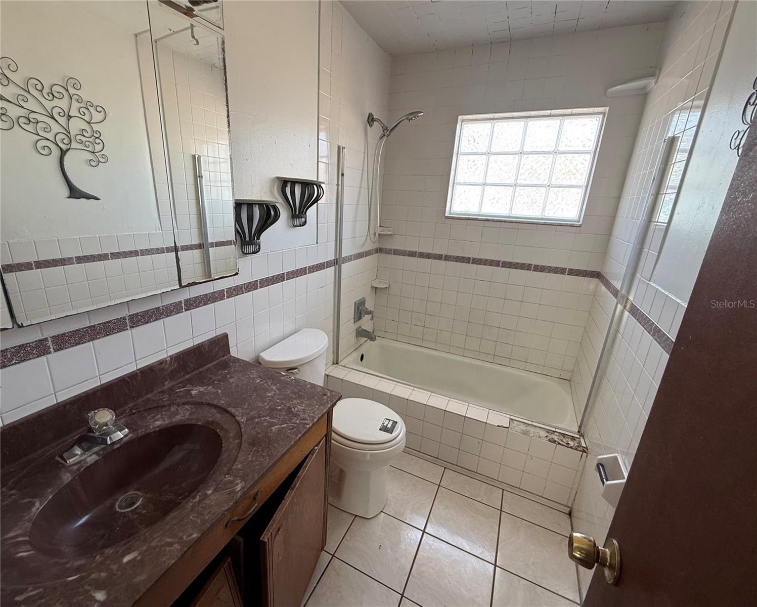 Image 13 of 25 For 1129 Golden Avenue