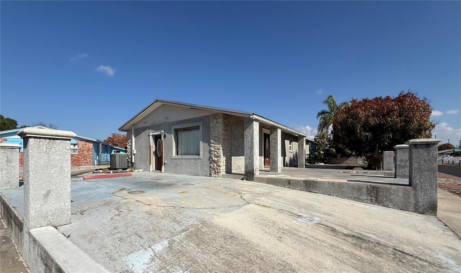 Image 21 of 25 For 1129 Golden Avenue