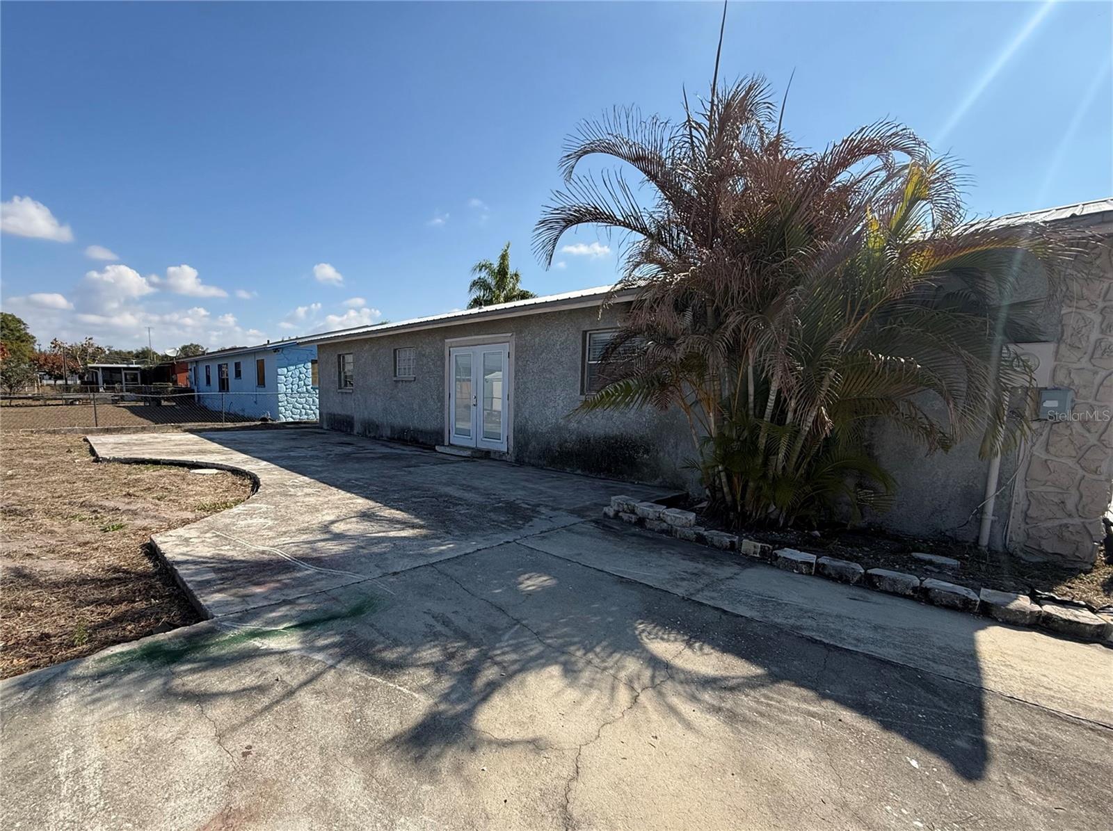 Image 23 of 25 For 1129 Golden Avenue