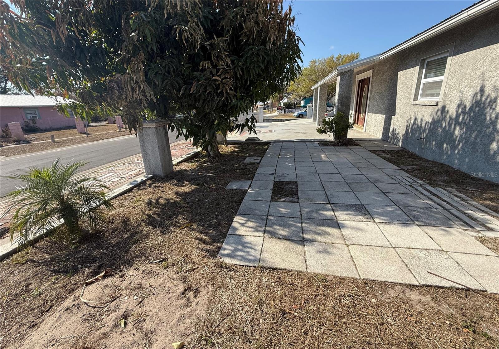 Image 4 of 25 For 1129 Golden Avenue