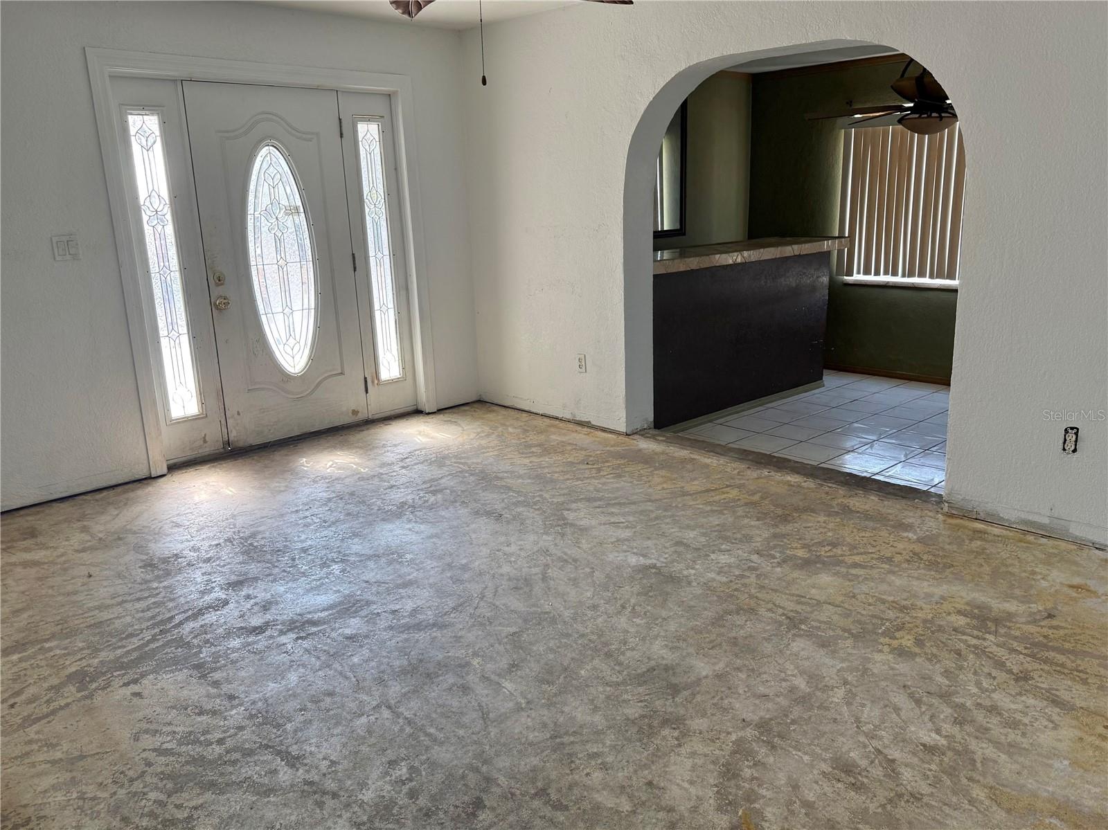 Image 5 of 25 For 1129 Golden Avenue