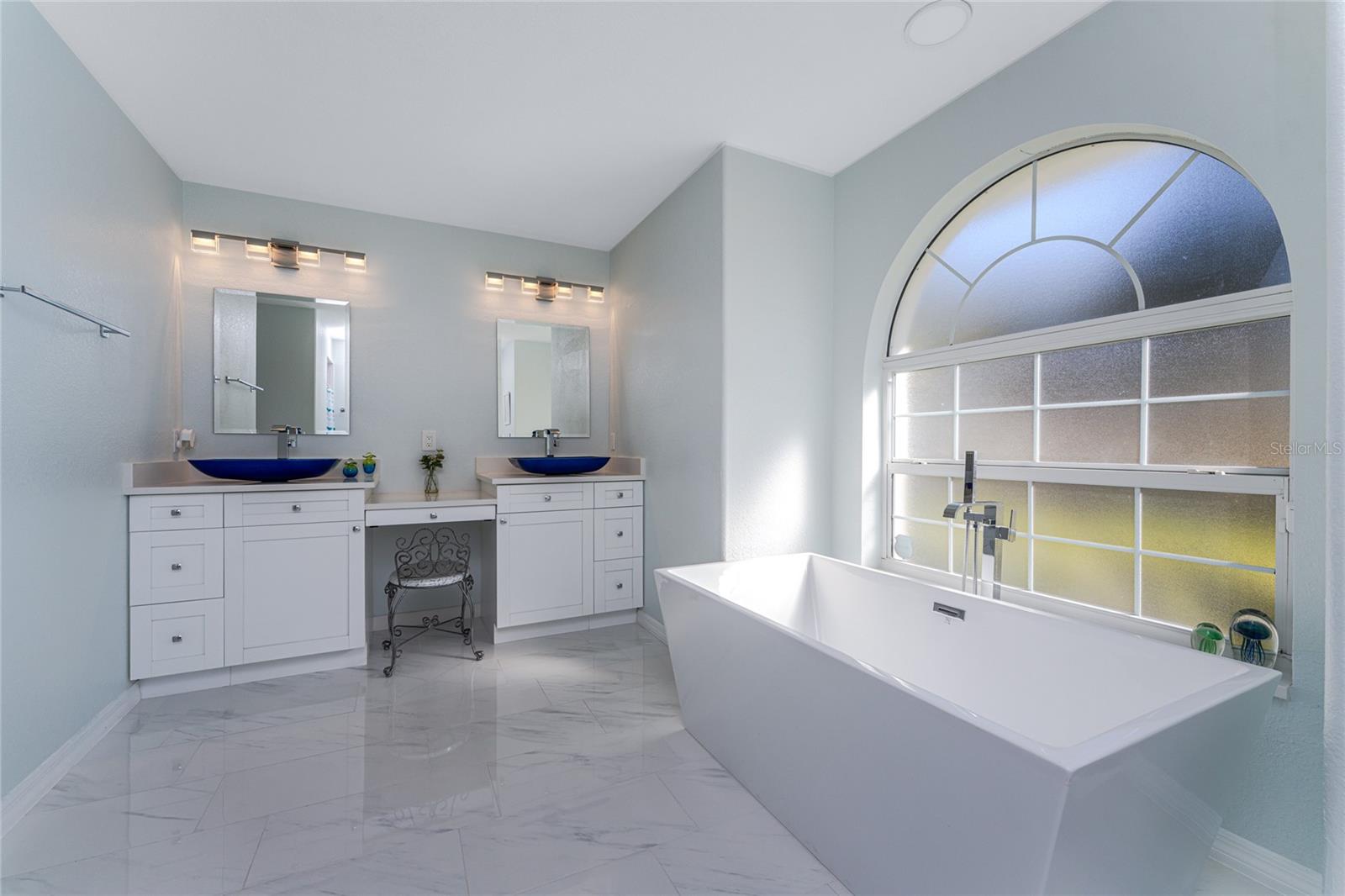 Image 50 of 80 For 1041 Harbour Drake Drive