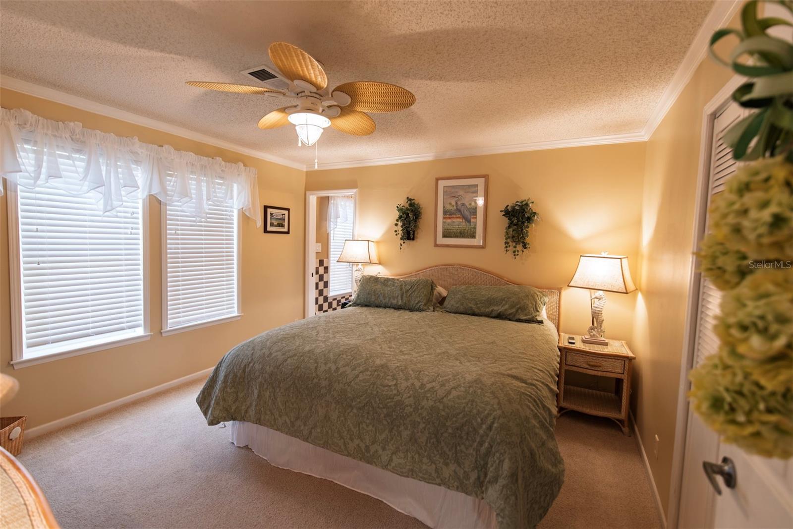 Image 11 of 33 For 1 Den Helder Avenue