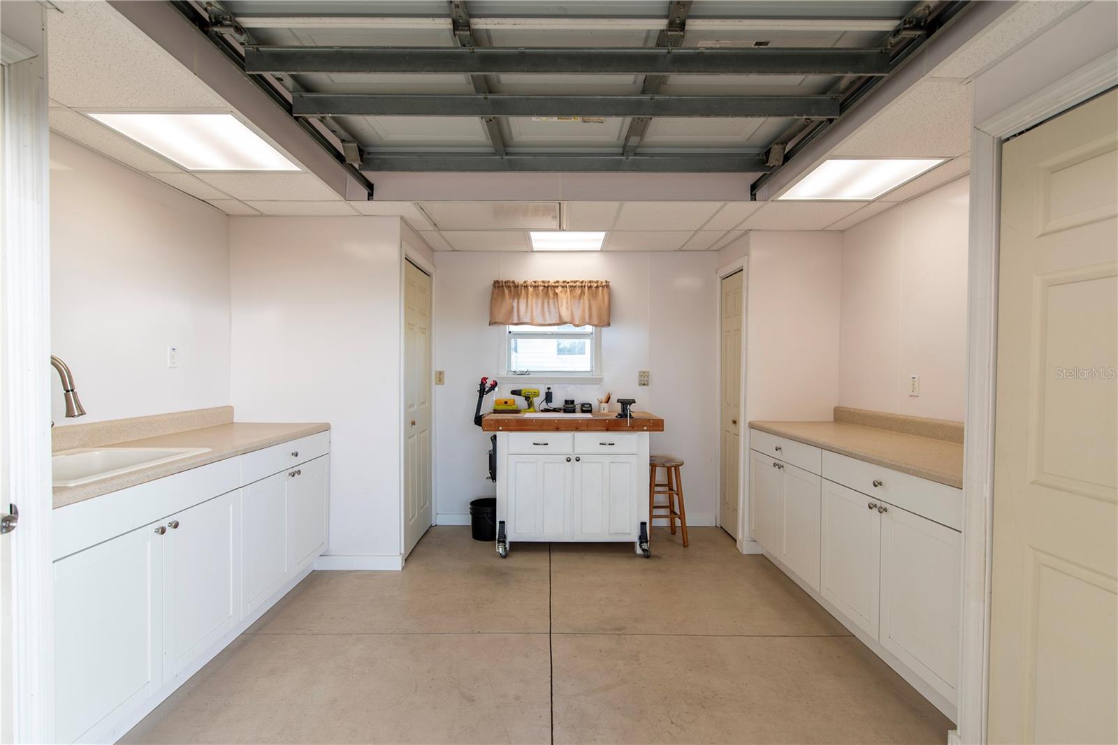 Image 19 of 33 For 1 Den Helder Avenue