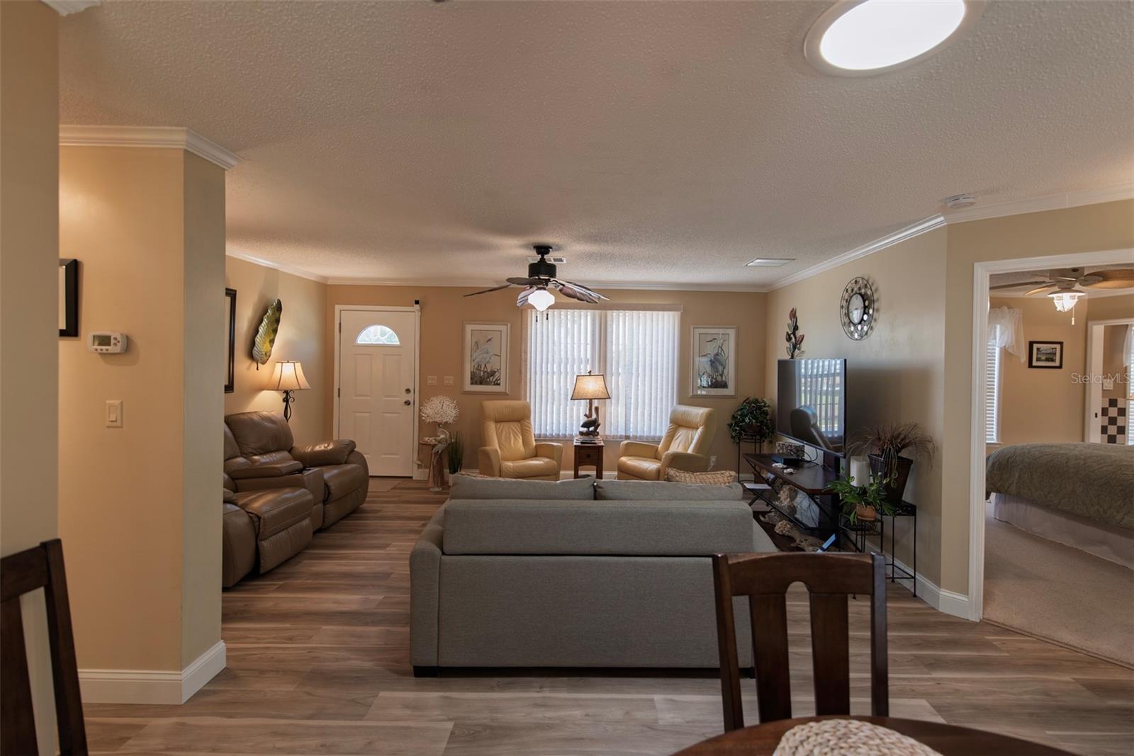 Image 5 of 33 For 1 Den Helder Avenue