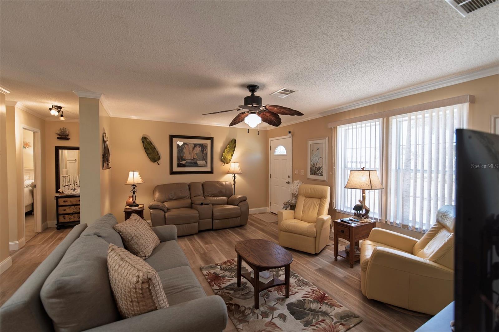 Image 6 of 33 For 1 Den Helder Avenue