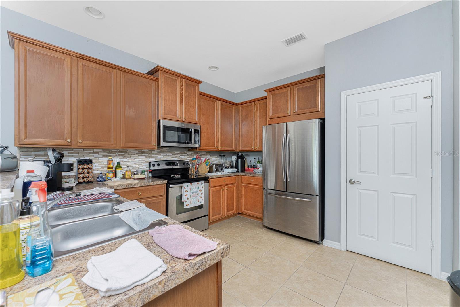 Image 11 of 58 For 8624 Lake Front Court