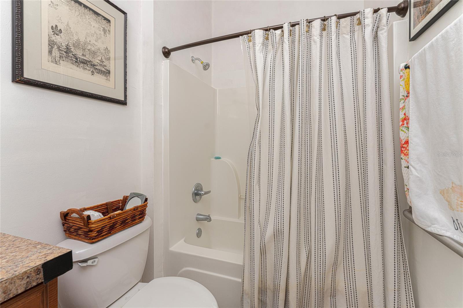 Image 34 of 58 For 8624 Lake Front Court