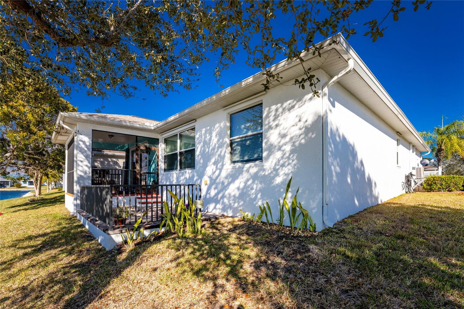 Image 44 of 58 For 8624 Lake Front Court