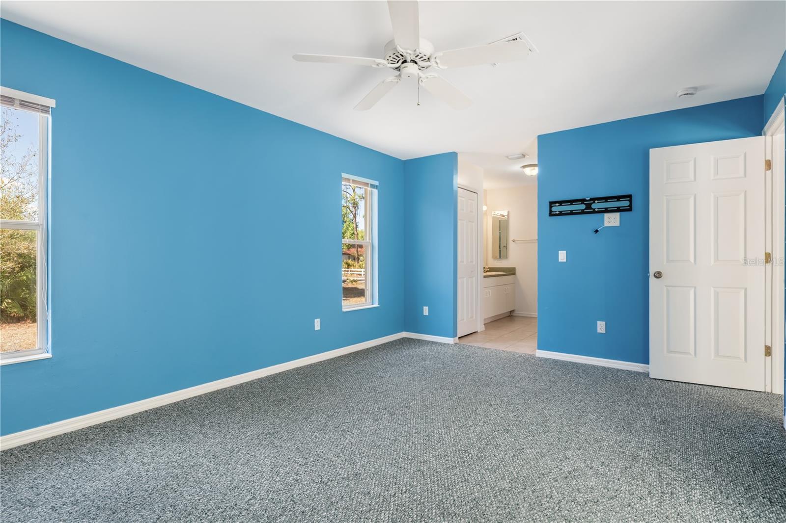 Image 16 of 31 For 23385 Hemenway Avenue