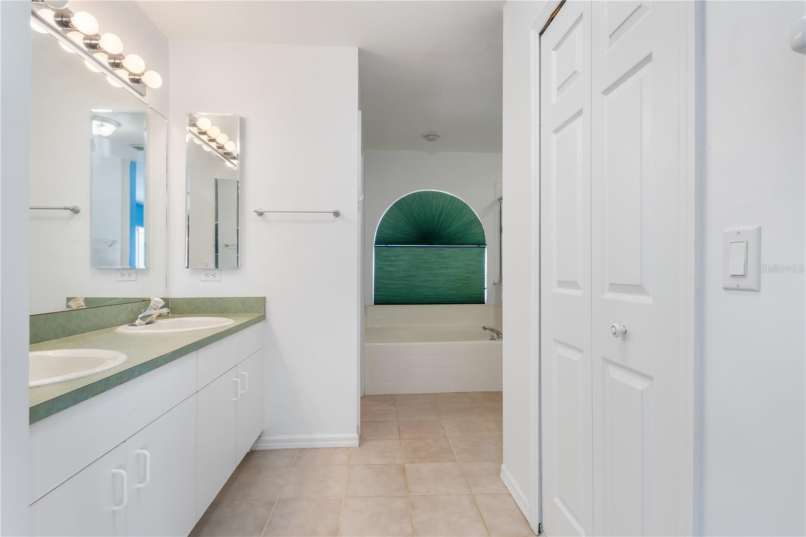 Image 17 of 31 For 23385 Hemenway Avenue