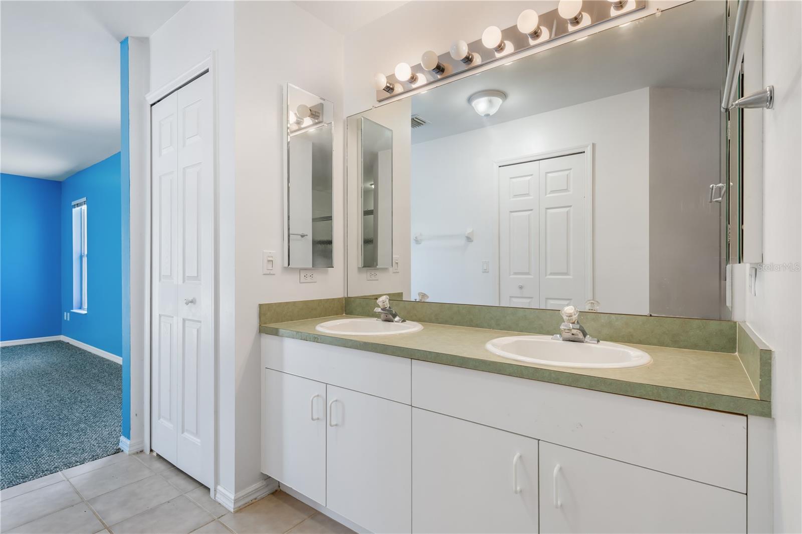 Image 18 of 31 For 23385 Hemenway Avenue