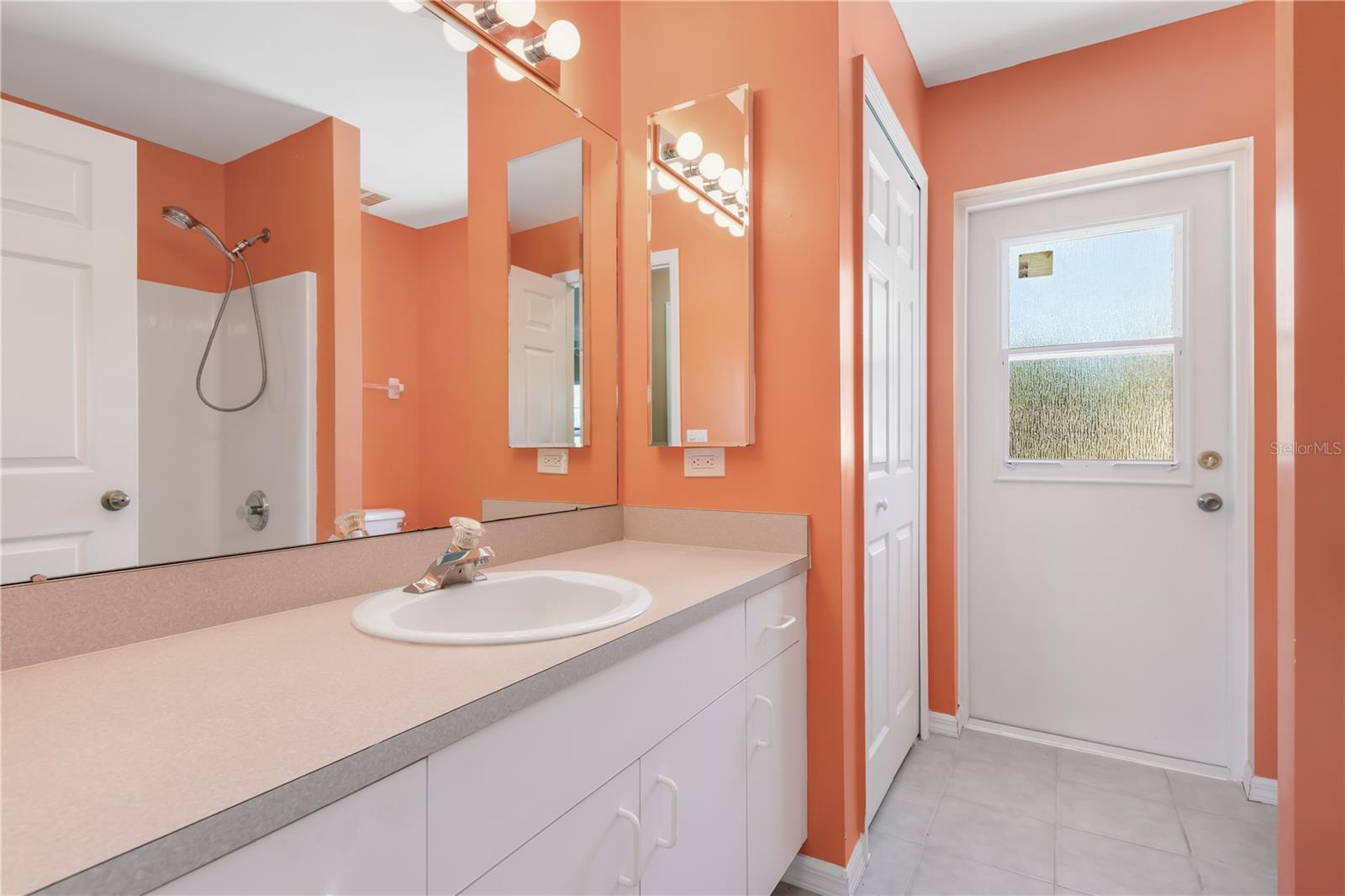 Image 22 of 31 For 23385 Hemenway Avenue