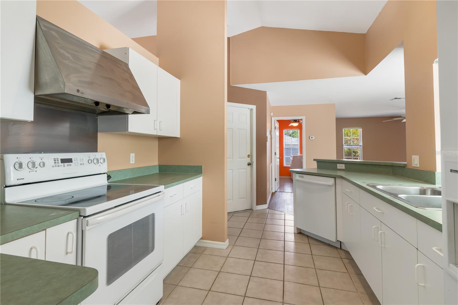 Image 7 of 31 For 23385 Hemenway Avenue