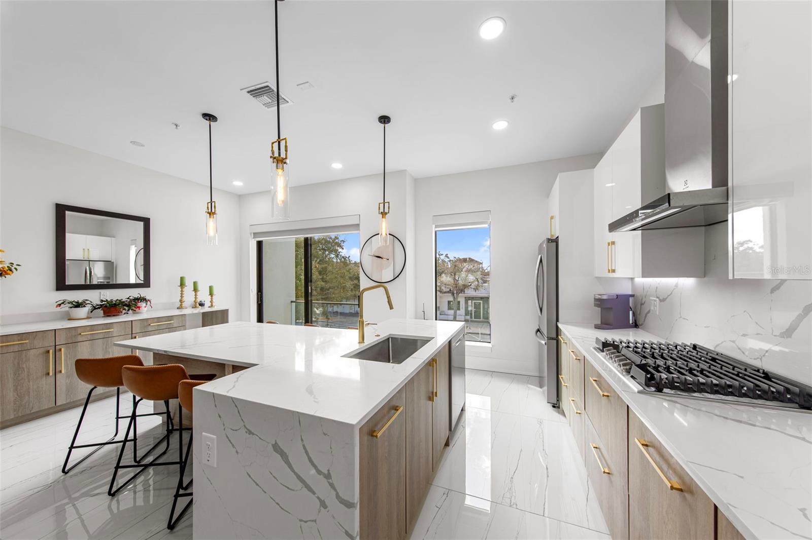 Image 16 of 46 For 2187 Main Street