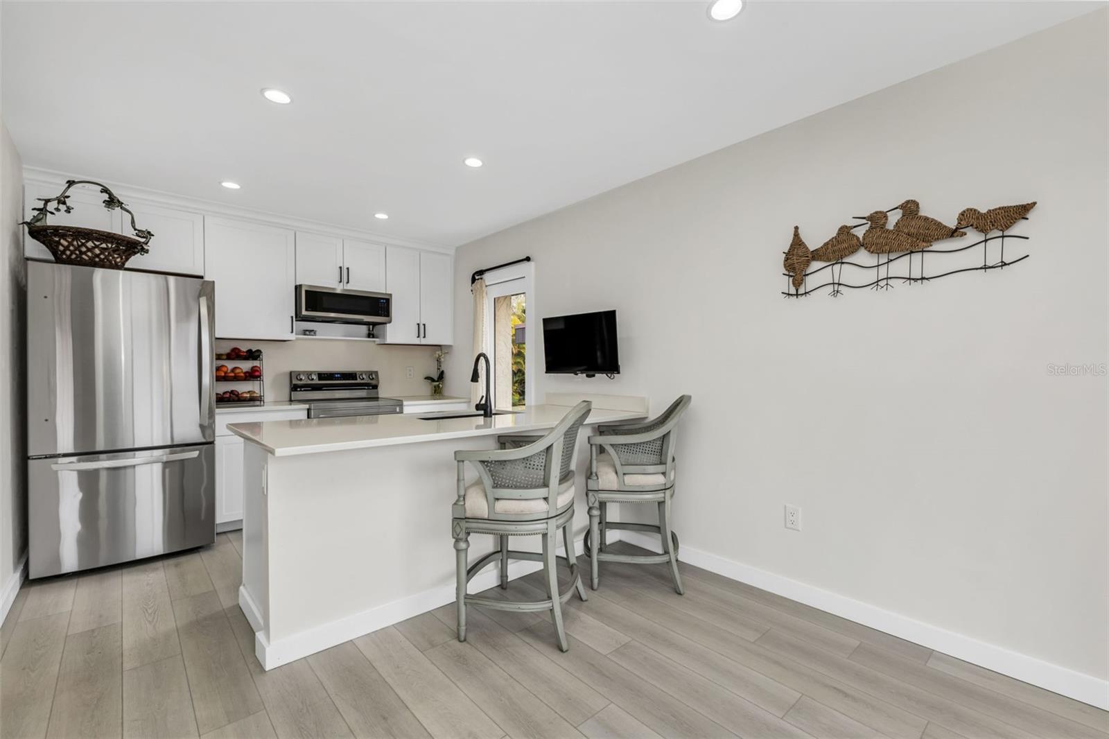 Image 14 of 43 For 232 Henry Street