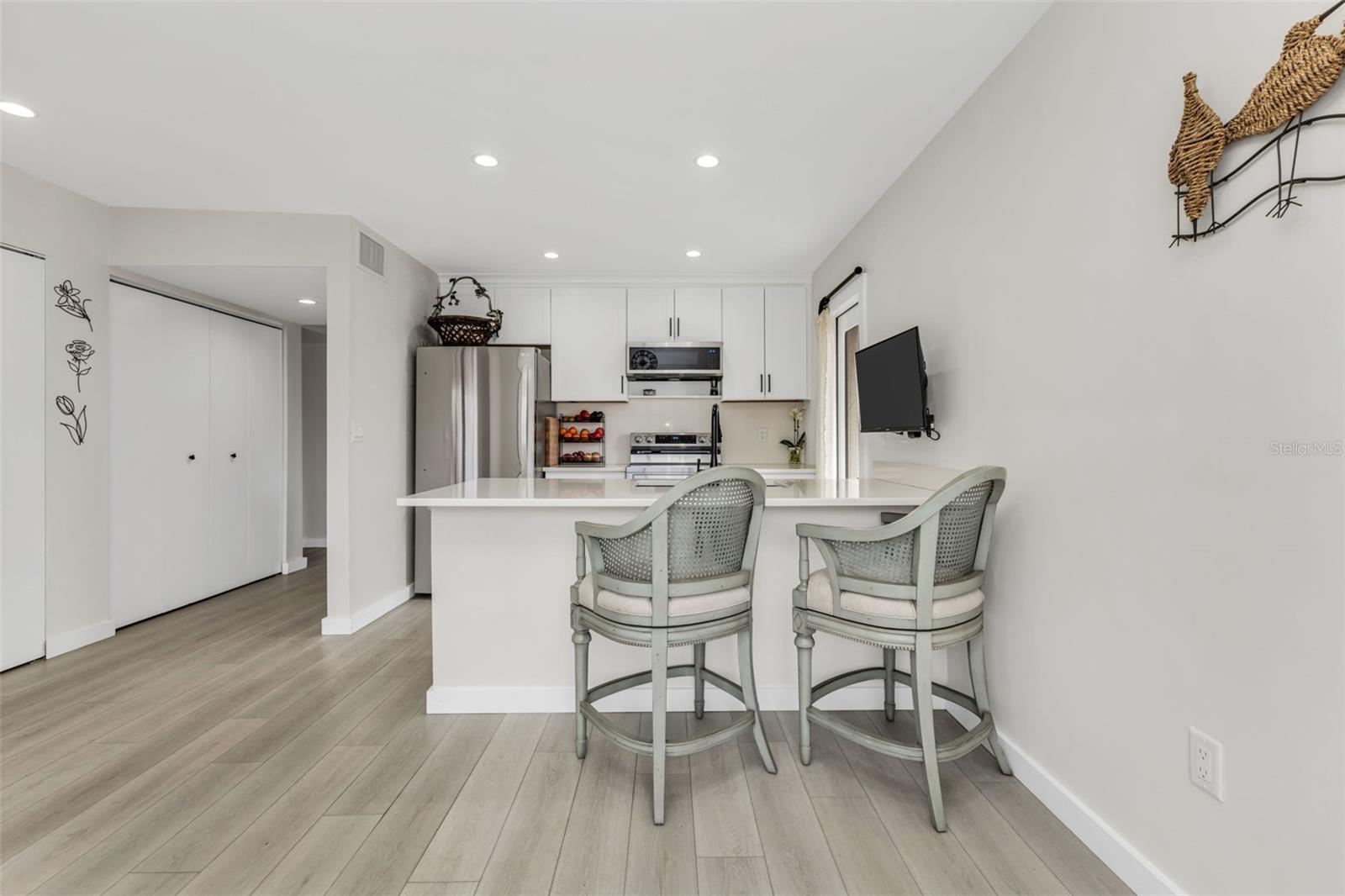 Image 15 of 43 For 232 Henry Street