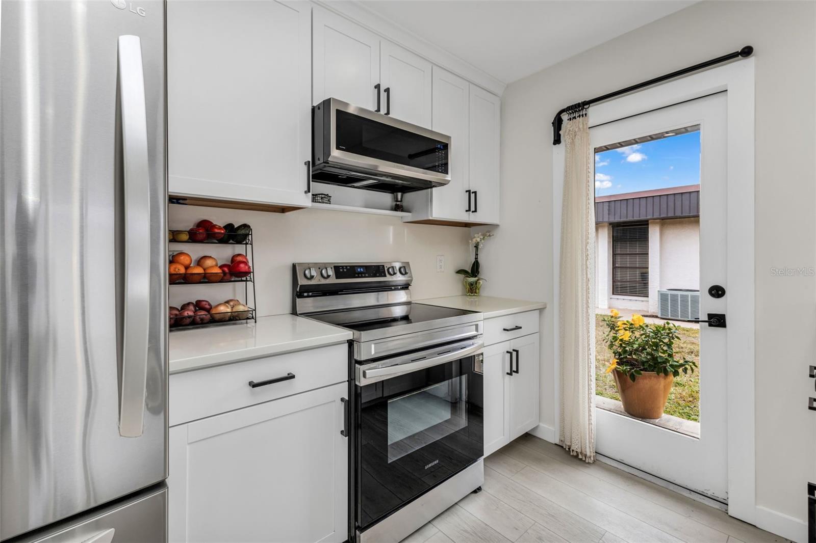 Image 18 of 43 For 232 Henry Street