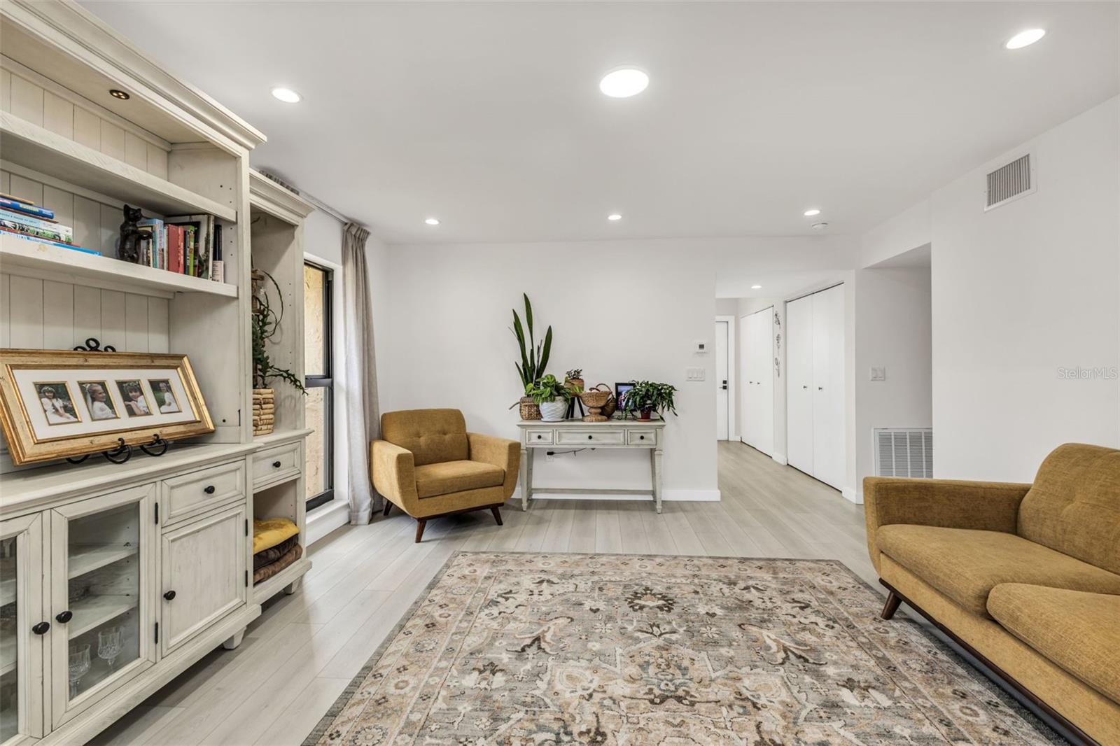 Image 29 of 43 For 232 Henry Street