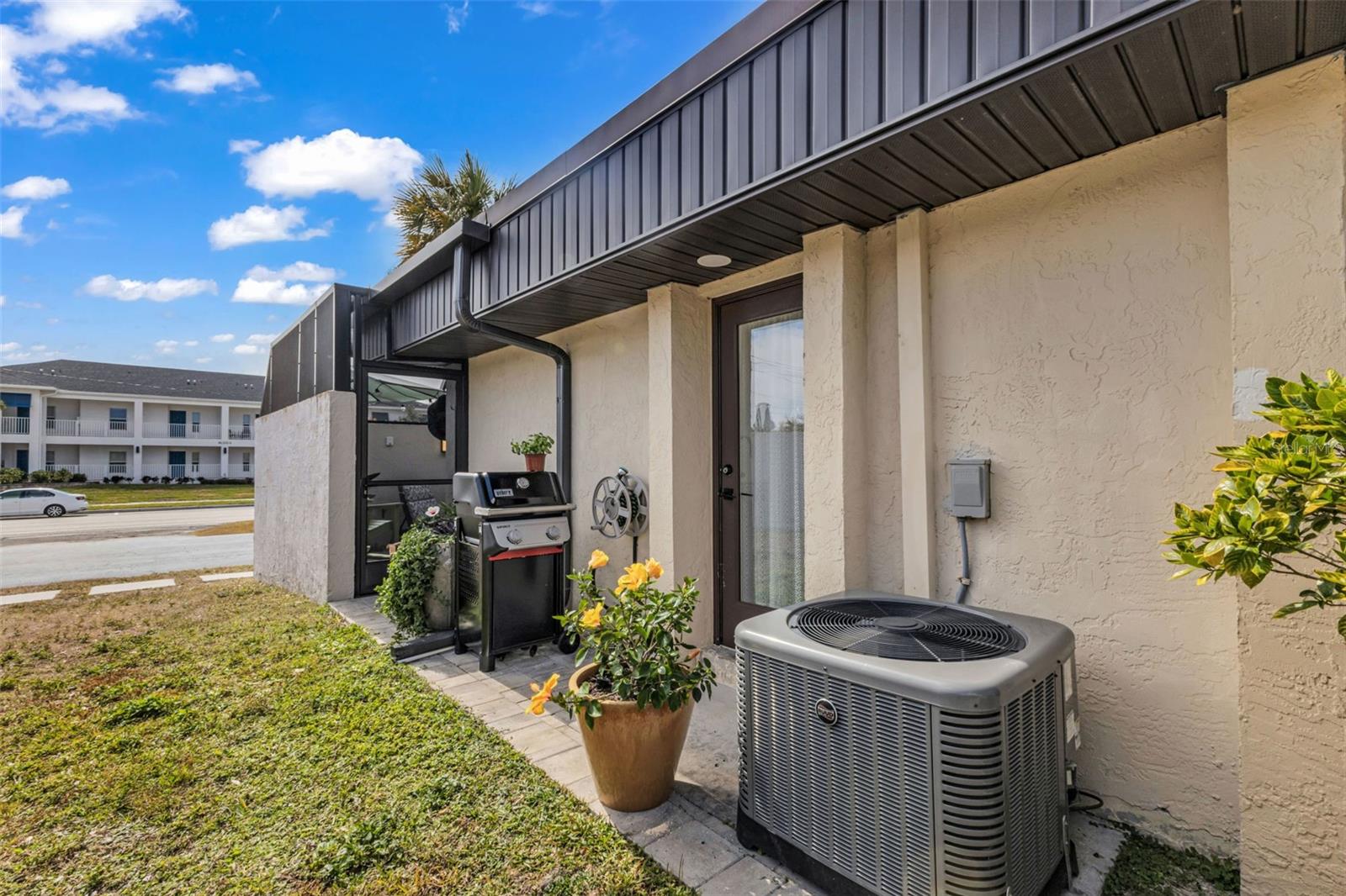 Image 36 of 43 For 232 Henry Street