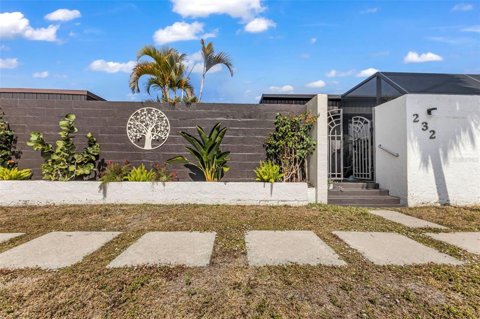 Image 38 of 43 For 232 Henry Street