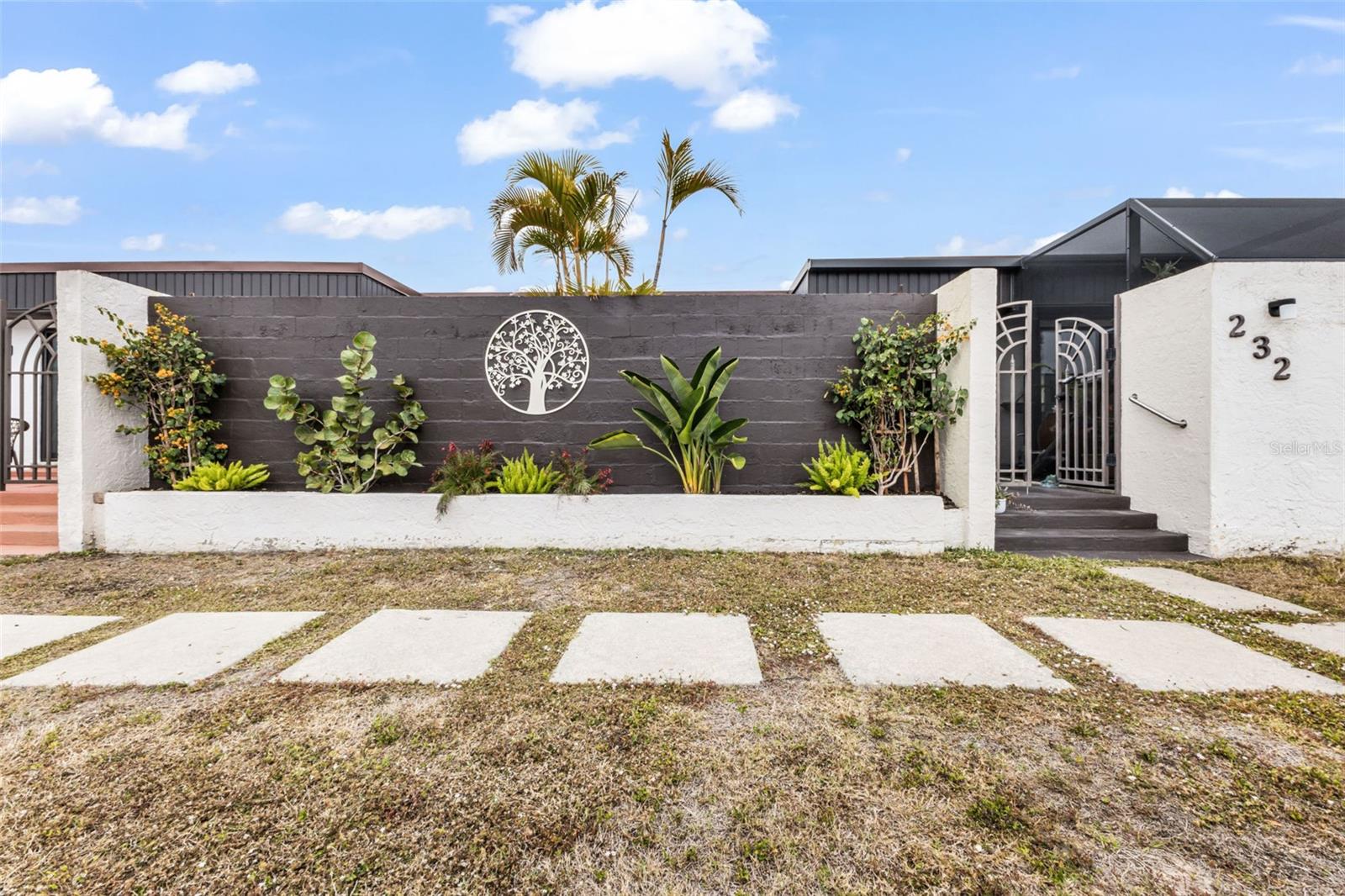 Image 40 of 43 For 232 Henry Street