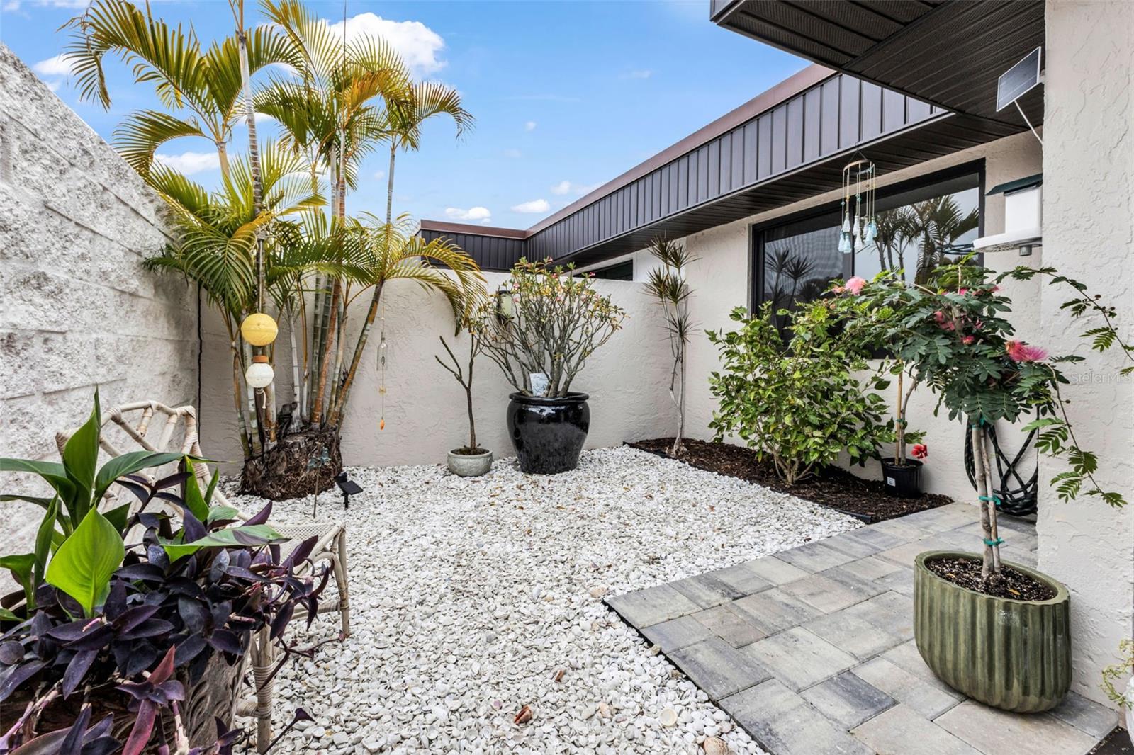 Image 7 of 43 For 232 Henry Street