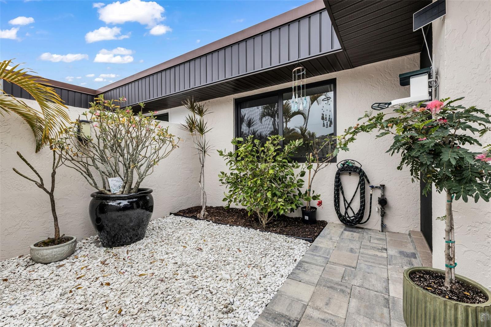 Image 8 of 43 For 232 Henry Street