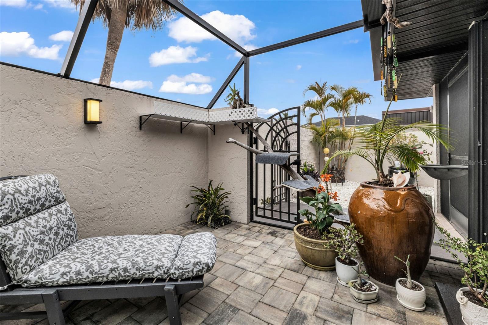 Image 9 of 43 For 232 Henry Street