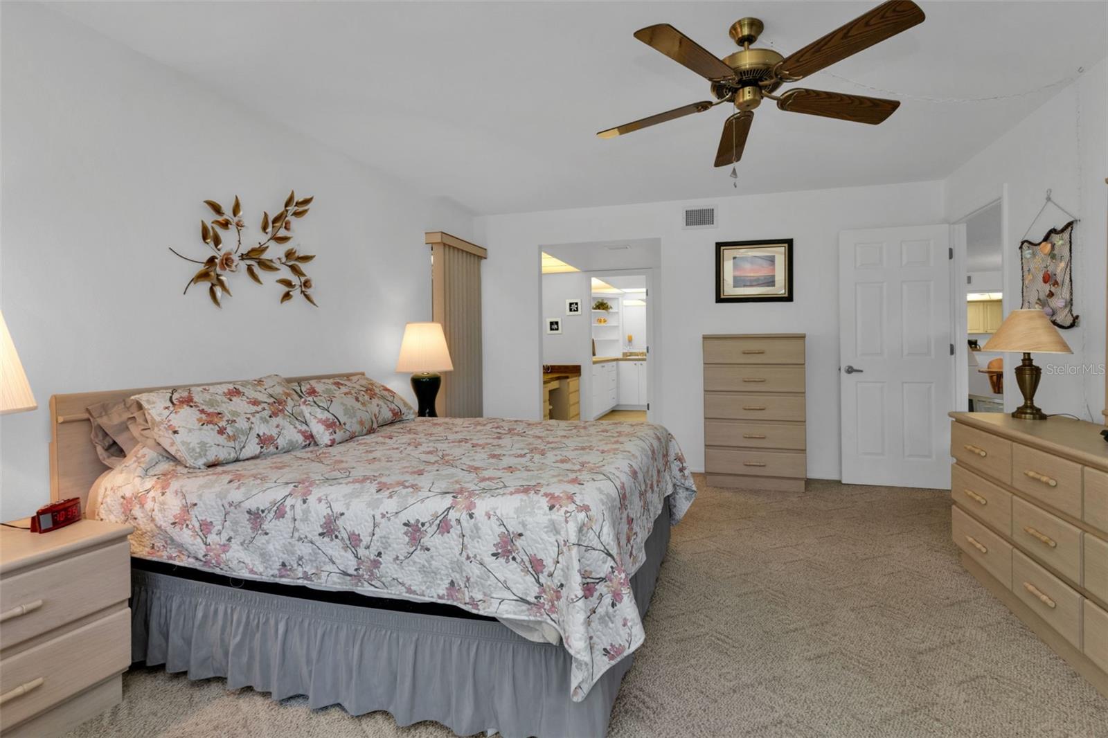 Image 17 of 33 For 601 Shreve Street 66a